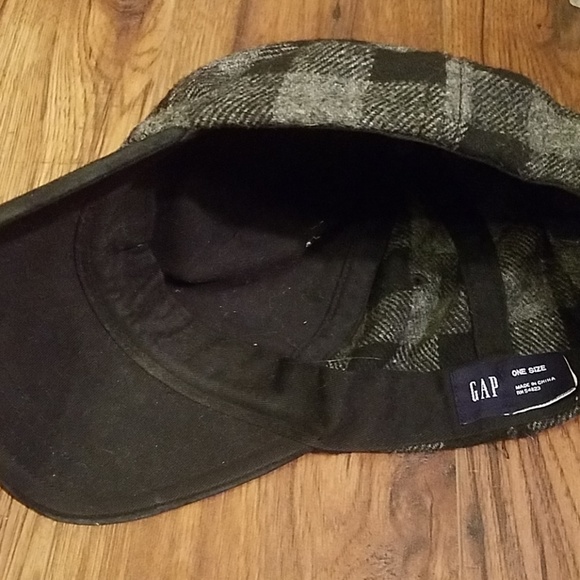 GAP Plaid & Woolly Hat - Picture 3 of 3